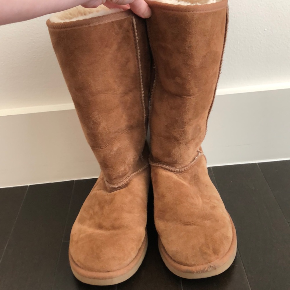 Used tall brown Ugg boots